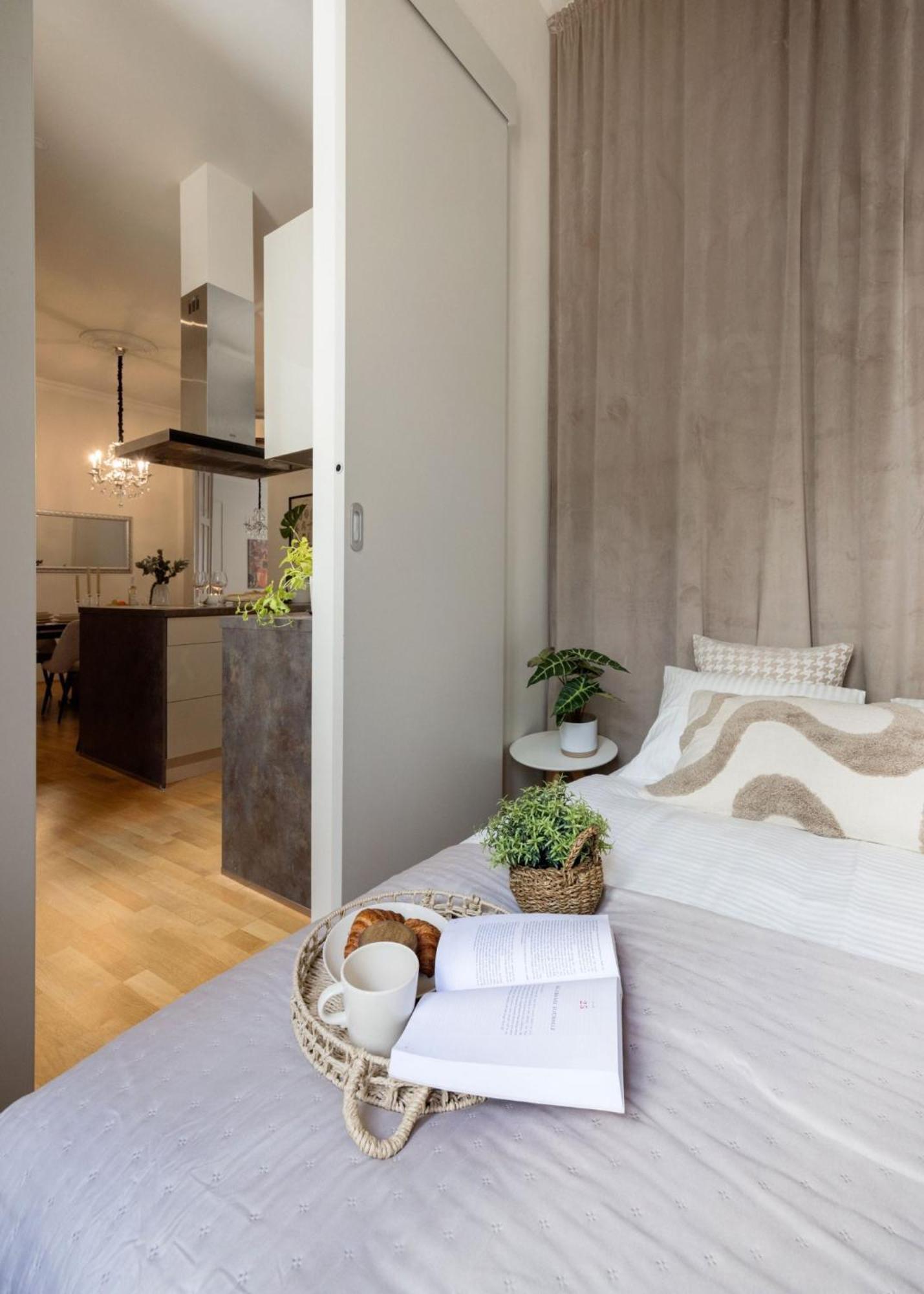 Timeless Elegant Apartment By Opera House Budapest Exterior foto