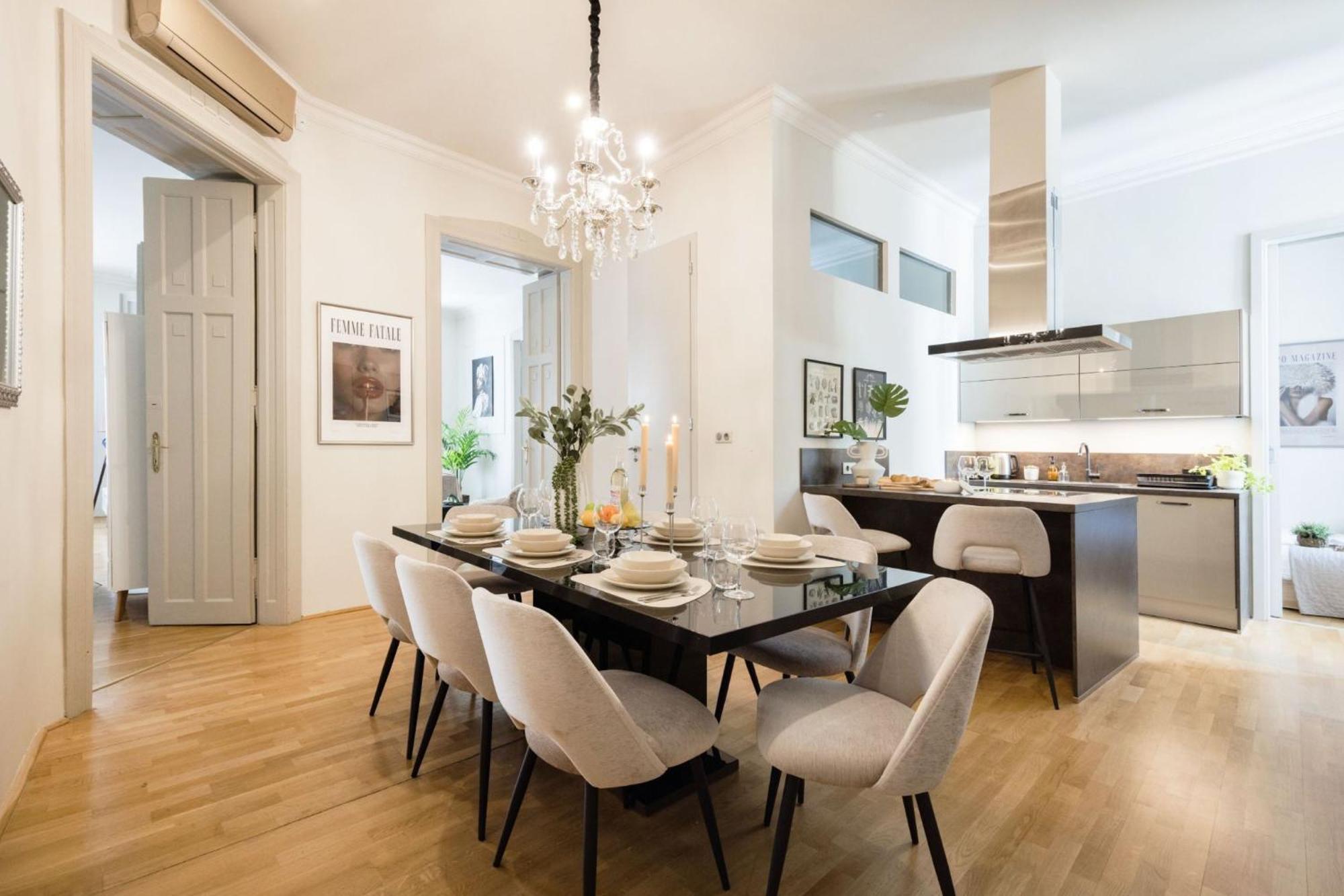 Timeless Elegant Apartment By Opera House Budapest Exterior foto