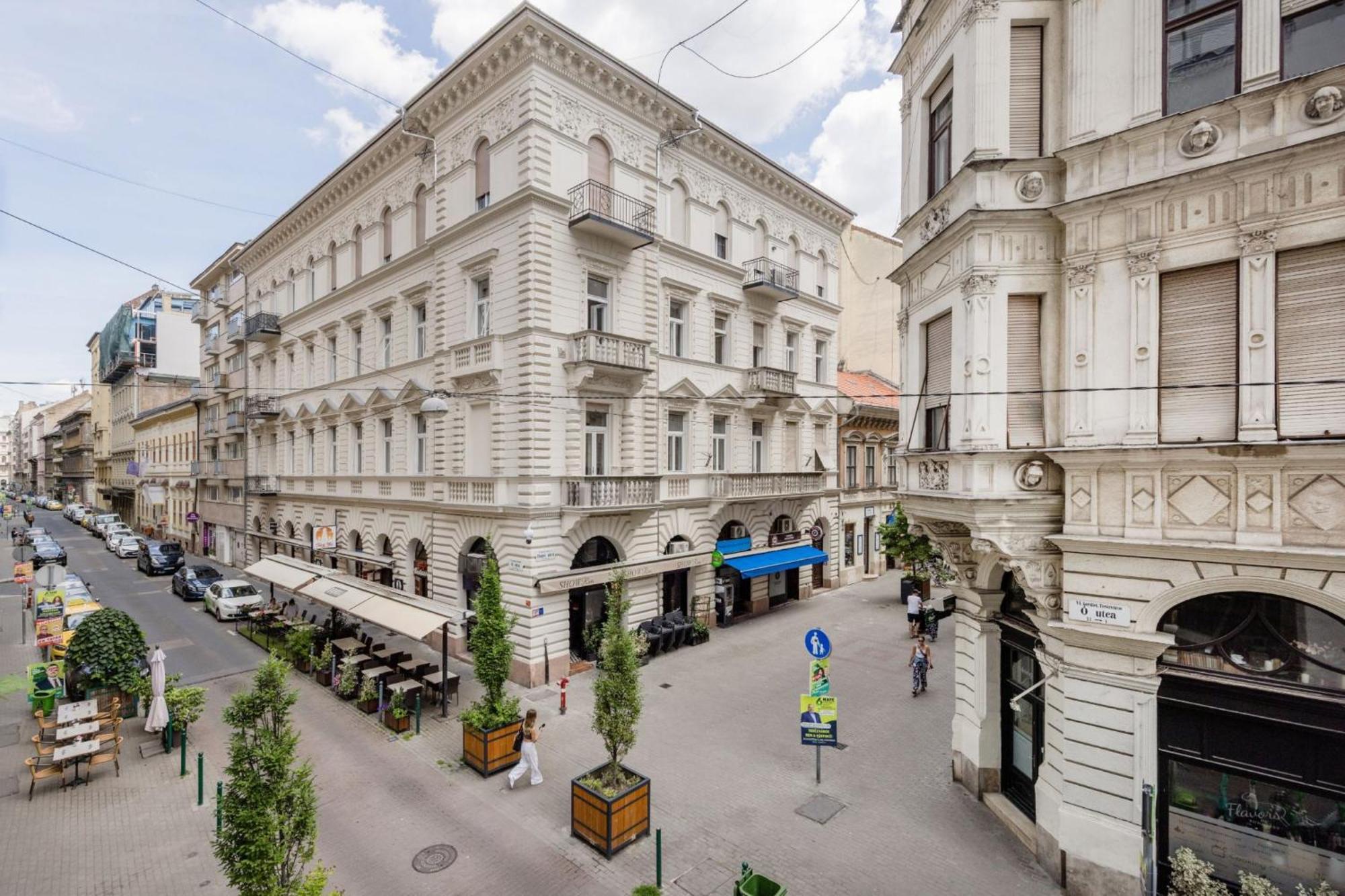 Timeless Elegant Apartment By Opera House Budapest Exterior foto